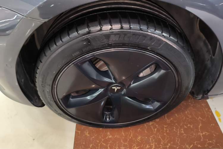 Used Tesla Model 3 2019 Standard Range Rear-Drive Upgraded Version Left Front Wheel Hub