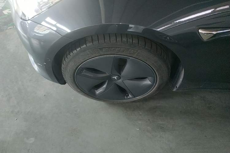 Used Tesla Model 3 2019 Long-Range Rear-Wheel-Drive Version Left Front Wheel Hub