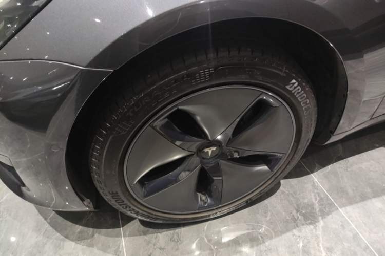 Used Tesla Model 3 2019 Standard Range Rear-Drive Upgraded Version Left Front Wheel Hub