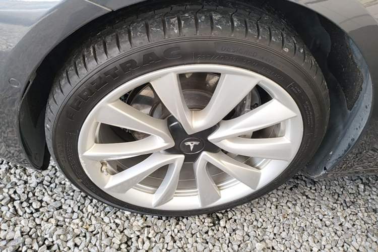 Used Tesla Model 3 2019 Standard Range Rear-Drive Upgraded Version Left Front Wheel Hub