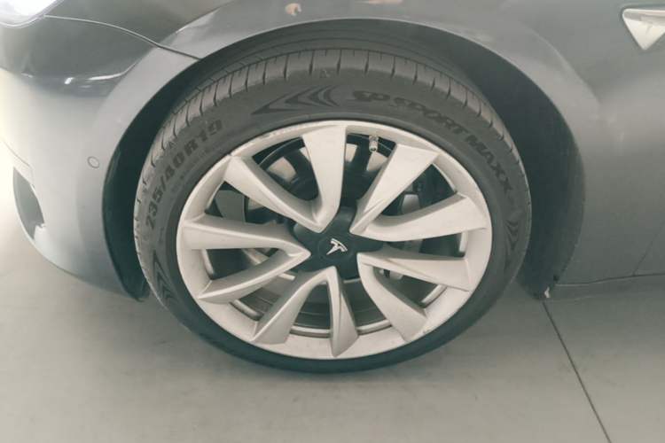 Used Tesla Model 3 2019 Standard Range Rear-Drive Upgraded Version Left Front Wheel Hub