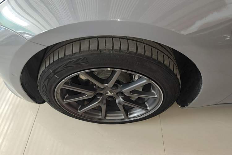 Used Tesla Model 3 2019 Standard Range Rear-Drive Upgraded Version Left Front Wheel Hub