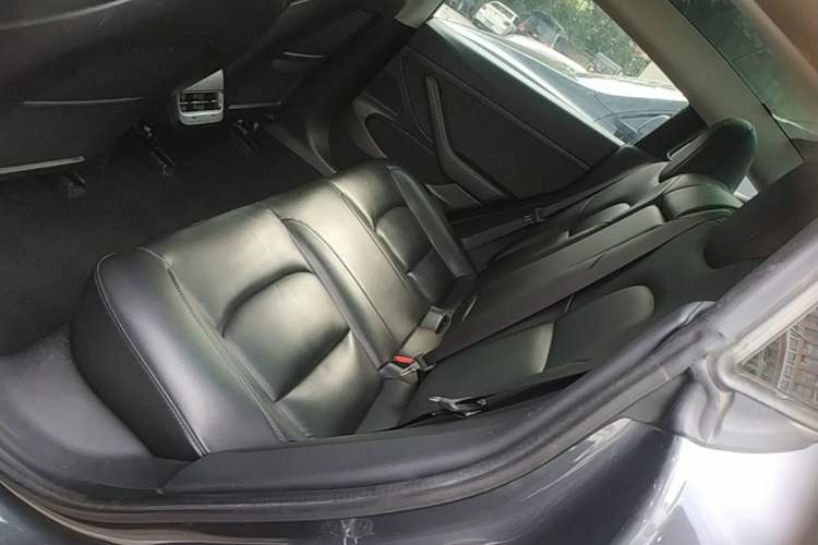 Used Tesla Model 3 2019 Standard Range Rear-Drive Upgraded Version Left Rear Seat