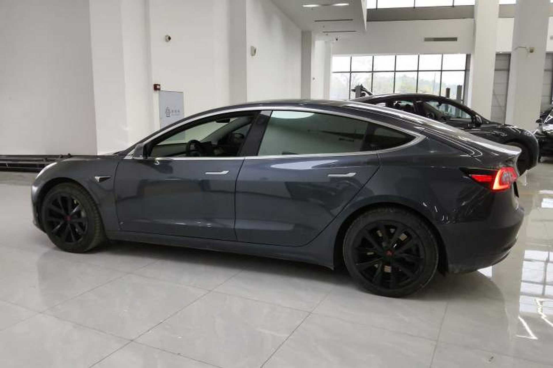 Used Tesla Model 3 2019 Long-Range Rear-Wheel-Drive Version Left Side