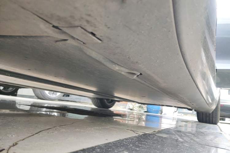 Used Tesla Model 3 2019 Long-Range Rear-Wheel-Drive Version Left Side Sill