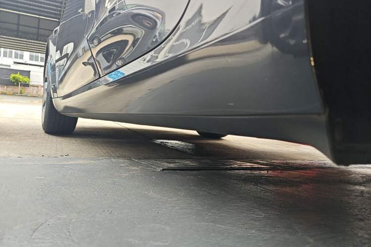 Used Tesla Model 3 2019 Standard Range Rear-Drive Upgraded Version Left Side Sill