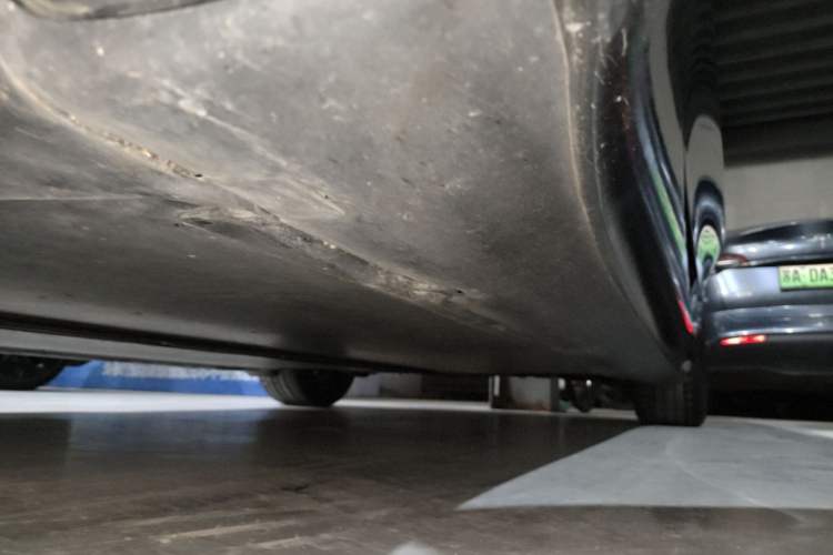 Used Tesla Model 3 2019 Long-Range Rear-Wheel-Drive Version Left Side Sill