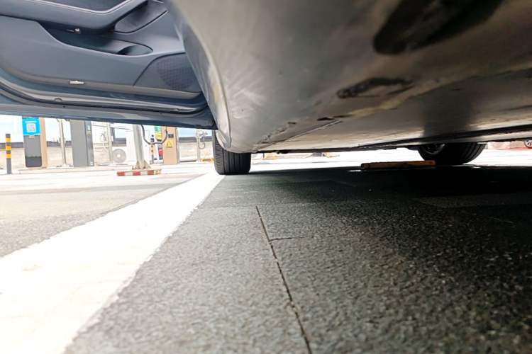 Used Tesla Model 3 2019 Long-Range Rear-Wheel-Drive Version Left Side Sill