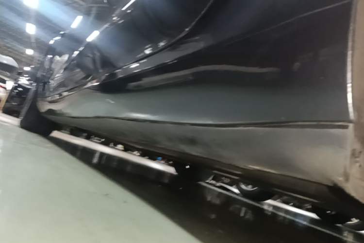 Used Tesla Model 3 2019 Long-Range All-Wheel-Drive Version Left Side Sill