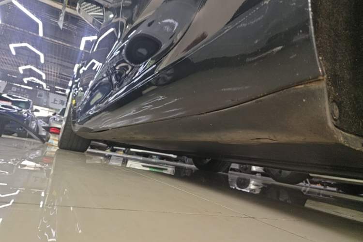 Used Tesla Model 3 2019 Long-Range All-Wheel-Drive Version Left Side Sill