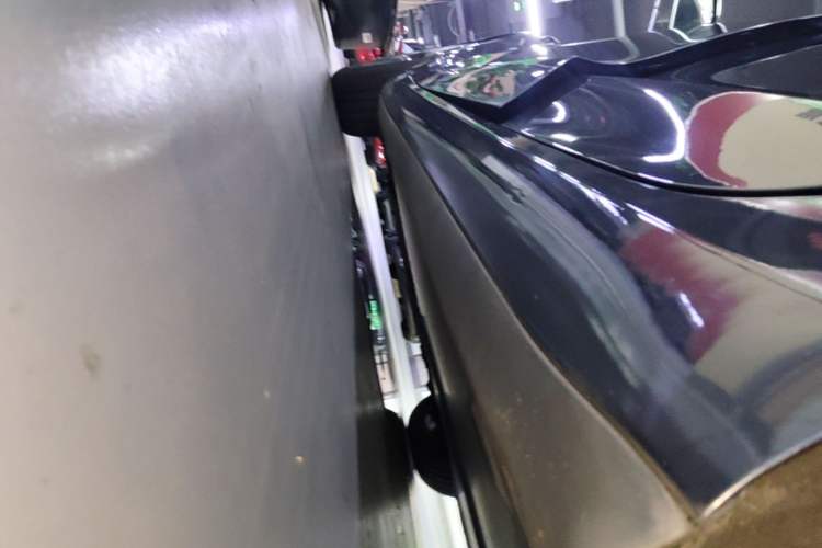 Used Tesla Model 3 2019 Long-Range Rear-Wheel-Drive Version Left Side Sill