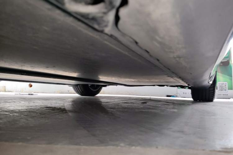 Used Tesla Model 3 2019 Long-Range All-Wheel-Drive Version Left Side Sill