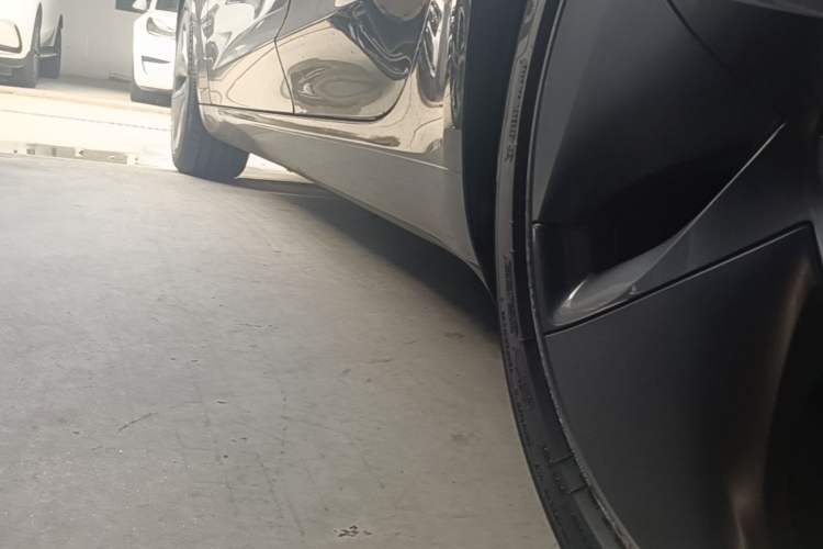 Used Tesla Model 3 2019 Standard Range Rear-Drive Upgraded Version Left Side Sill