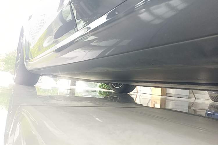 Used Tesla Model 3 2019 Long-Range Rear-Wheel-Drive Version Left Side Sill