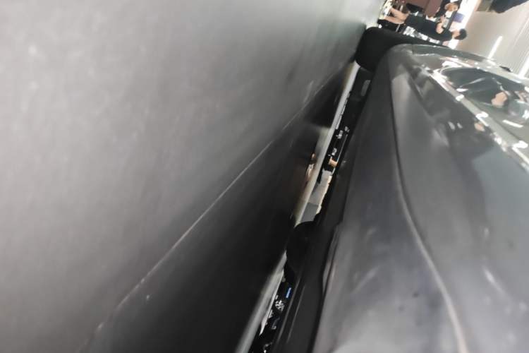 Used Tesla Model 3 2019 Standard Range Rear-Drive Upgraded Version Left Side Sill
