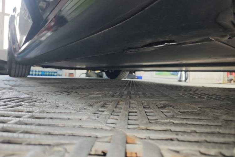 Used Tesla Model 3 2019 Standard Range Rear-Drive Upgraded Version Left Side Sill