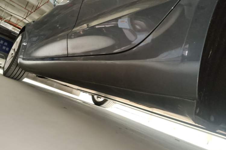 Used Tesla Model 3 2019 Standard Range Rear-Drive Upgraded Version Left Side Sill