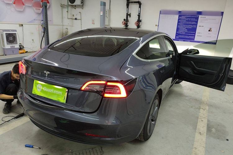 Used Tesla Model 3 2019 Long-Range Rear-Wheel-Drive Version Rear Right 45 Deg