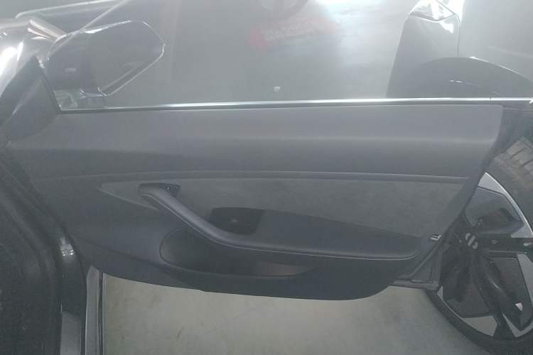 Used Tesla Model 3 2019 Long-Range Rear-Wheel-Drive Version Right Front Door Interior
