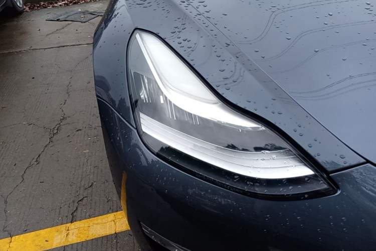 Used Tesla Model 3 2019 Long-Range Rear-Wheel-Drive Version Right Front Headlight