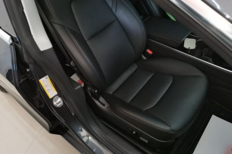 Used Tesla Model 3 2019 Standard Range Rear-Drive Upgraded Version Right Front Seat