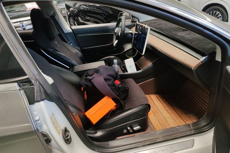 Used Tesla Model 3 2019 Standard Range Rear-Drive Upgraded Version Right Front Seat