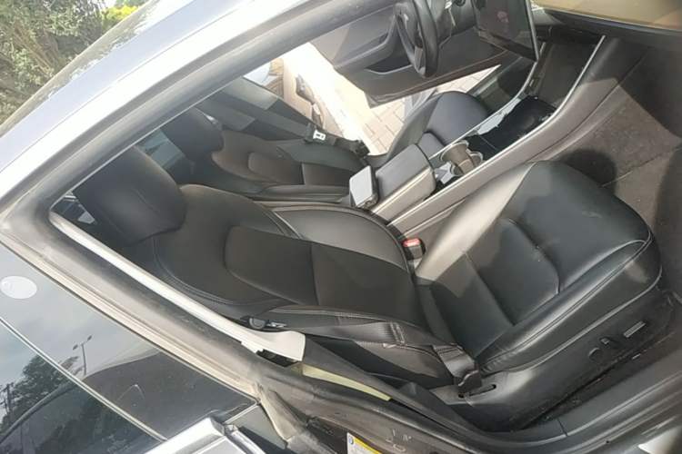 Used Tesla Model 3 2019 Standard Range Rear-Drive Upgraded Version Right Front Seat