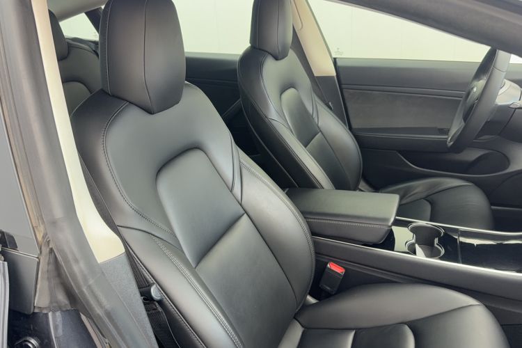 Used Tesla Model 3 2019 Standard Range Rear-Drive Upgraded Version Right Front Seat