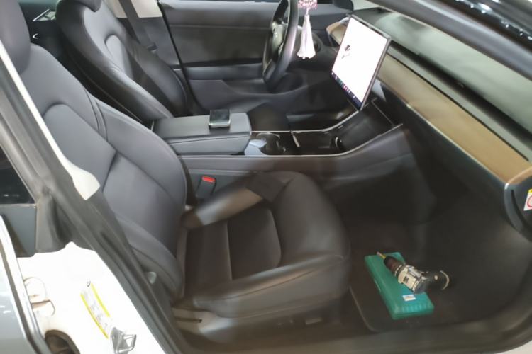 Used Tesla Model 3 2019 Long-Range All-Wheel-Drive Version Right Front Seat