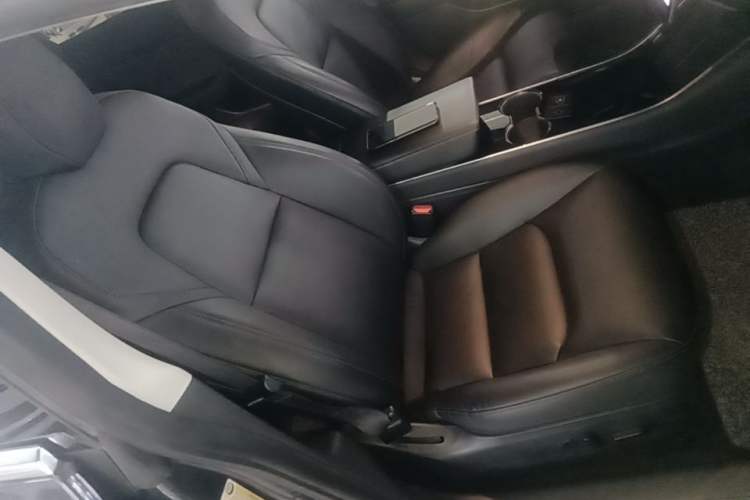 Used Tesla Model 3 2019 Standard Range Rear-Drive Upgraded Version Right Front Seat