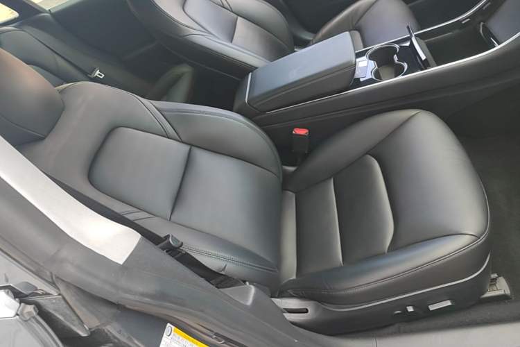Used Tesla Model 3 2019 Standard Range Rear-Drive Upgraded Version Right Front Seat