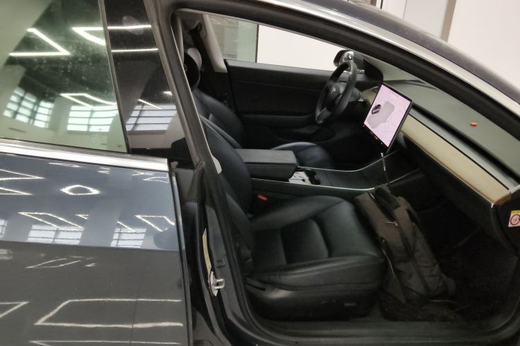 Used Tesla Model 3 2019 Long-Range Rear-Wheel-Drive Version Right Front Seat