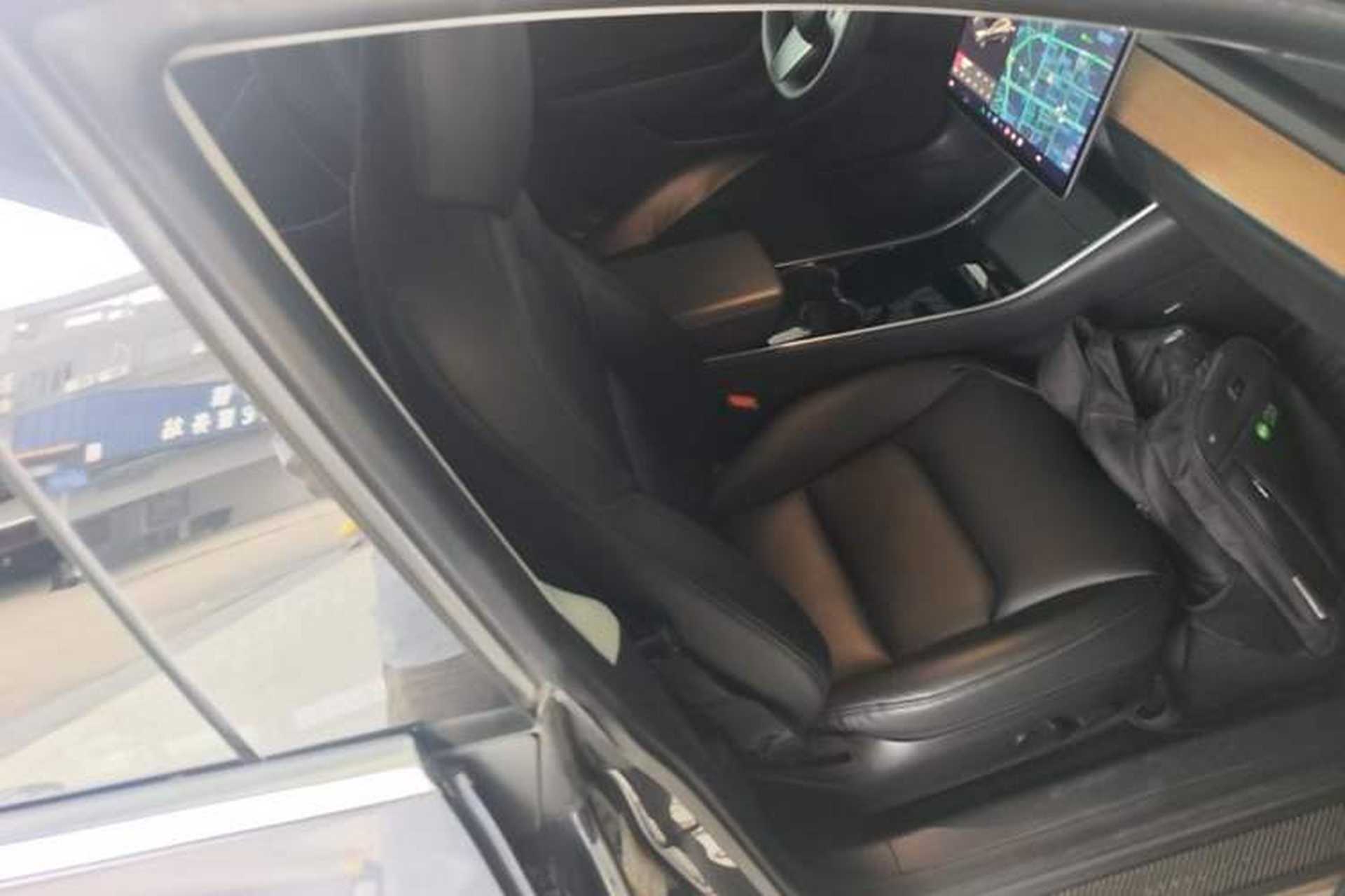 Used Tesla Model 3 2019 Standard Range Rear-Drive Upgraded Version Right Front Seat