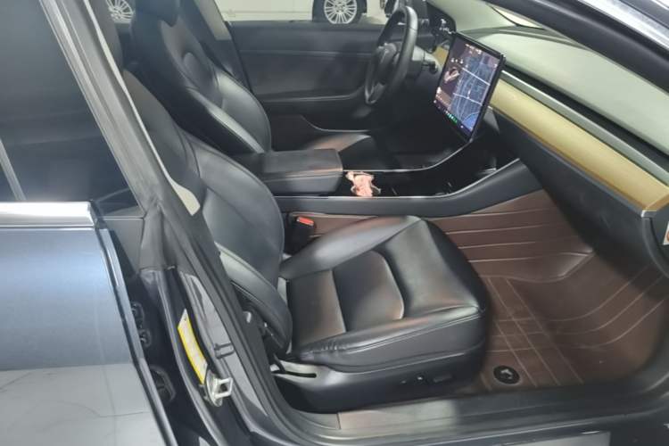 Used Tesla Model 3 2019 Standard Range Rear-Wheel Drive Upgraded Version (52 kWh) Right Front Seat