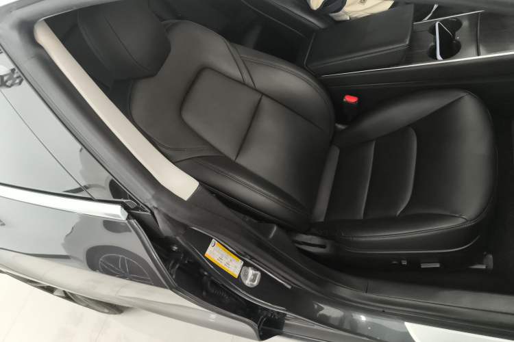 Used Tesla Model 3 2019 Standard Range Rear-Drive Upgraded Version Right Front Seat