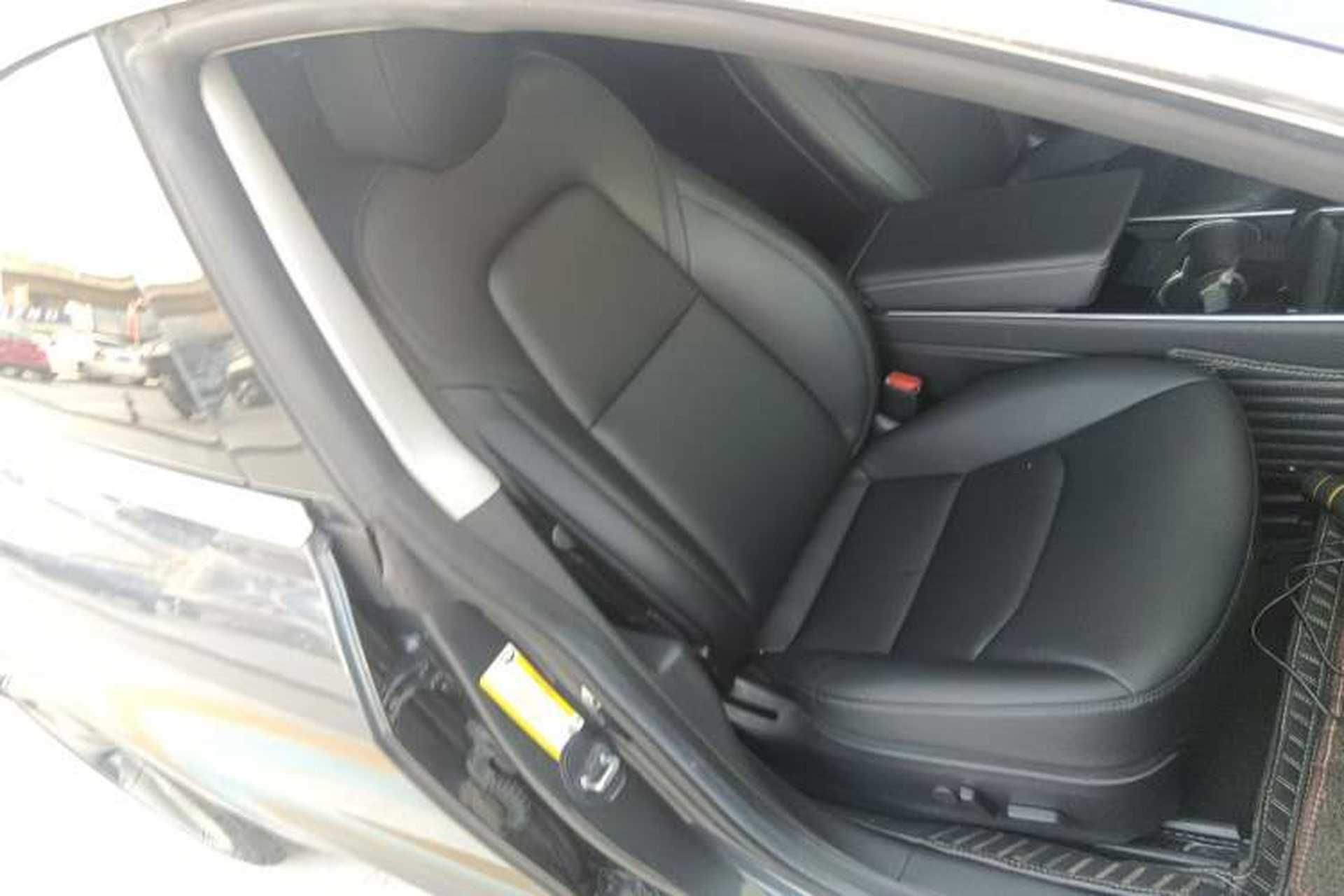 Used Tesla Model 3 2019 Standard Range Rear-Wheel Drive Upgraded Version (60 kWh) Right Front Seat