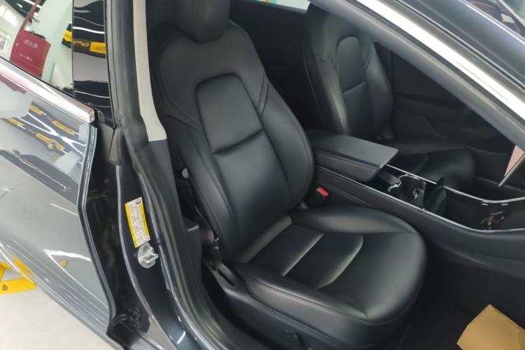 Used Tesla Model 3 2019 Long-Range Rear-Wheel-Drive Version Right Front Seat