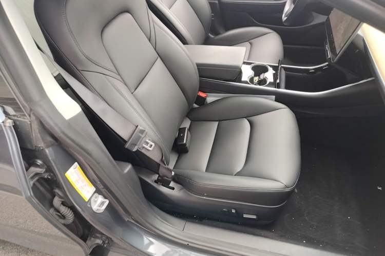 Used Tesla Model 3 2019 Standard Range Rear-Drive Upgraded Version Right Front Seat