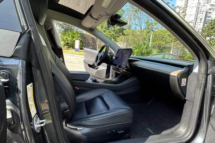 Used Tesla Model 3 2019 Performance High-Performance All-Wheel-Drive Version Right Front Seat