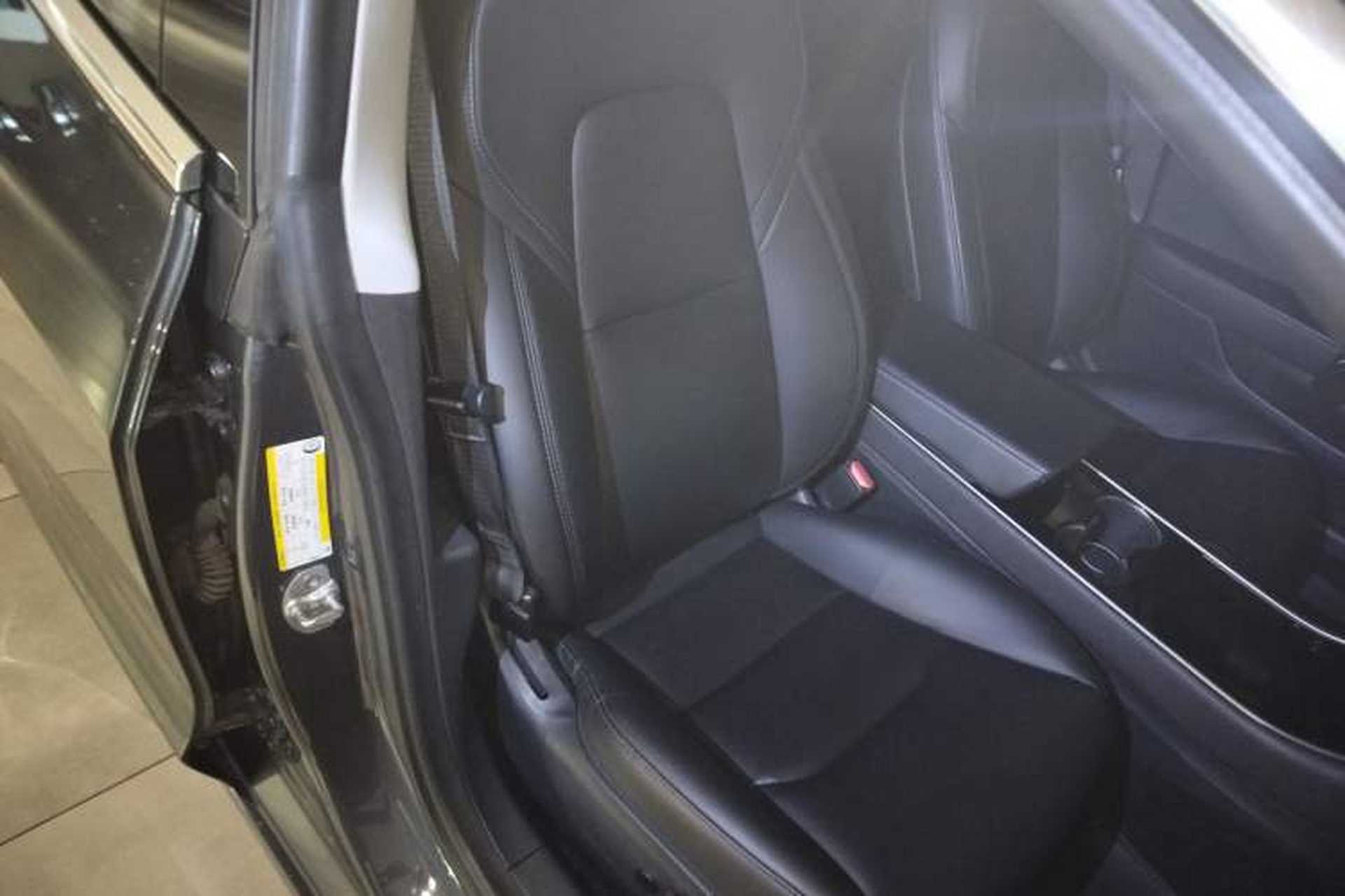 Used Tesla Model 3 2019 Standard Range Rear-Drive Upgraded Version Right Front Seat