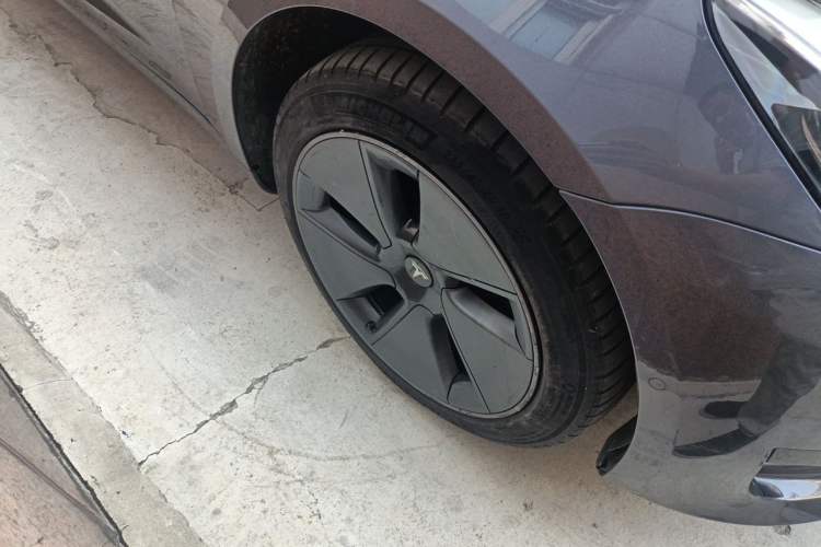 Used Tesla Model 3 2019 Standard Range Rear-Drive Upgraded Version Right Front Wheel Hub