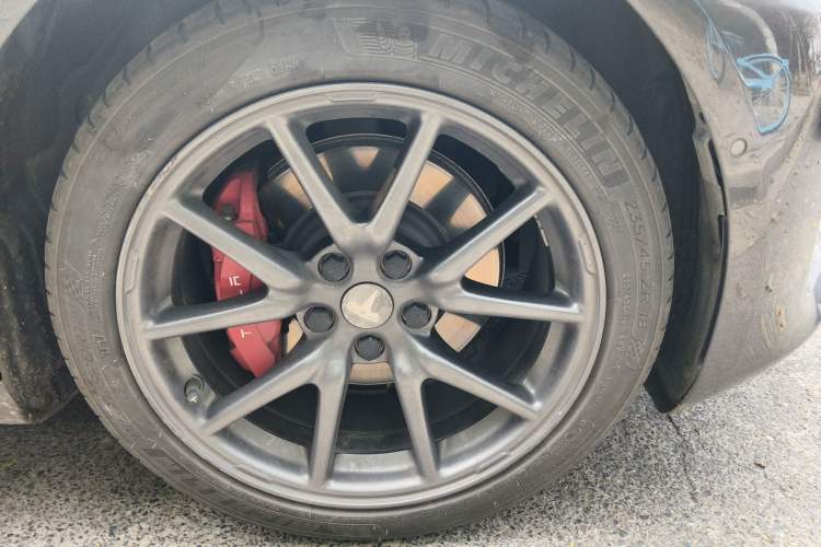 Used Tesla Model 3 2019 Standard Range Rear-Drive Upgraded Version Right Front Wheel Hub