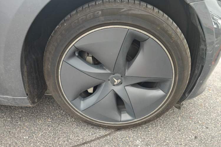 Used Tesla Model 3 2019 Standard Range Rear-Drive Upgraded Version Right Front Wheel Hub