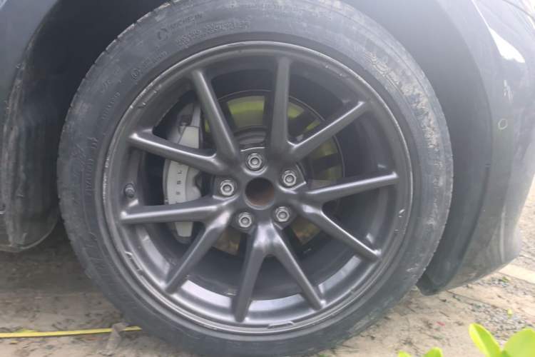 Used Tesla Model 3 2019 Standard Range Rear-Drive Upgraded Version Right Front Wheel Hub
