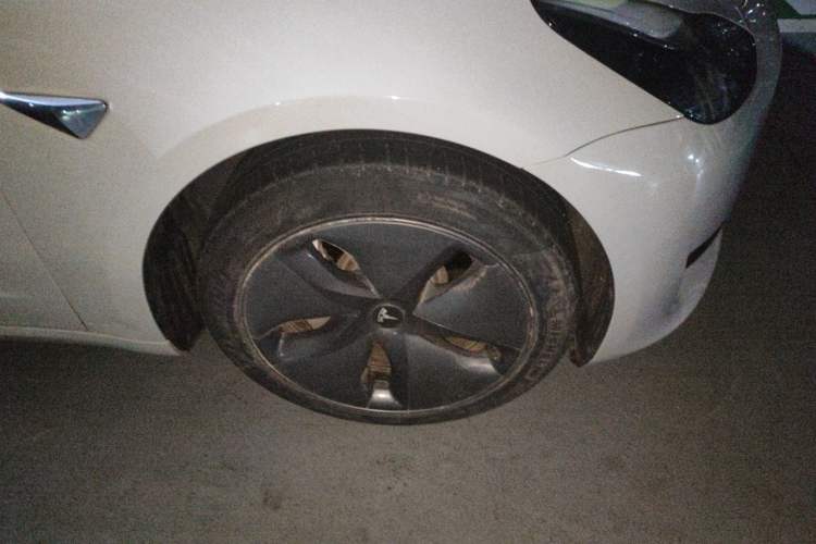 Used Tesla Model 3 2019 Standard Range Rear-Drive Upgraded Version Right Front Wheel Hub