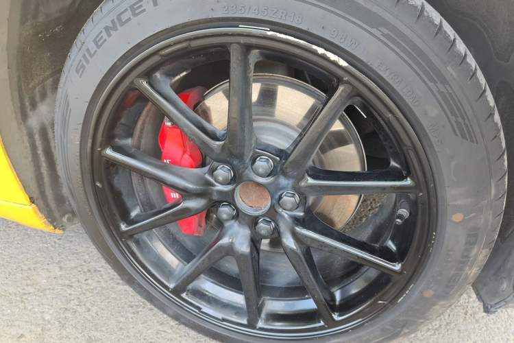 Used Tesla Model 3 2019 Standard Range Rear-Drive Upgraded Version Right Front Wheel Hub