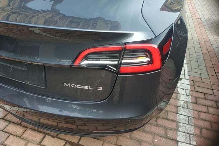 Used Tesla Model 3 2019 Standard Range Rear-Drive Upgraded Version Right Rear Taillight