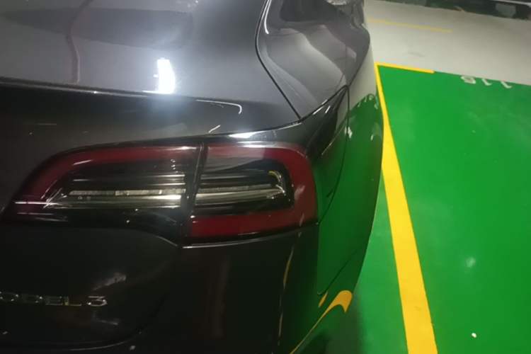 Used Tesla Model 3 2019 Standard Range Rear-Drive Upgraded Version Right Rear Taillight