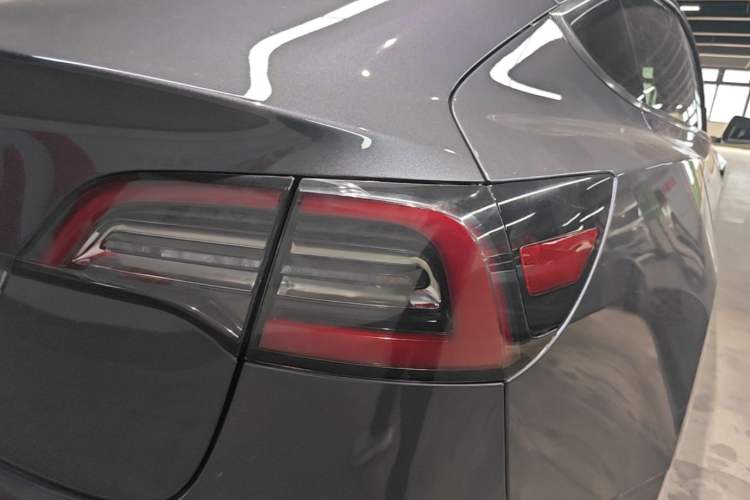 Used Tesla Model 3 2019 Standard Range Rear-Drive Upgraded Version Right Rear Taillight