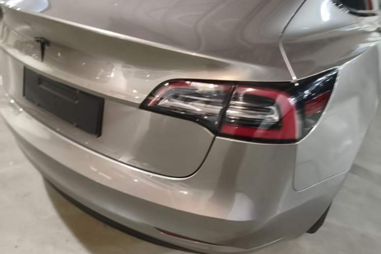 Used Tesla Model 3 2019 Long-Range All-Wheel-Drive Version Right Rear Taillight